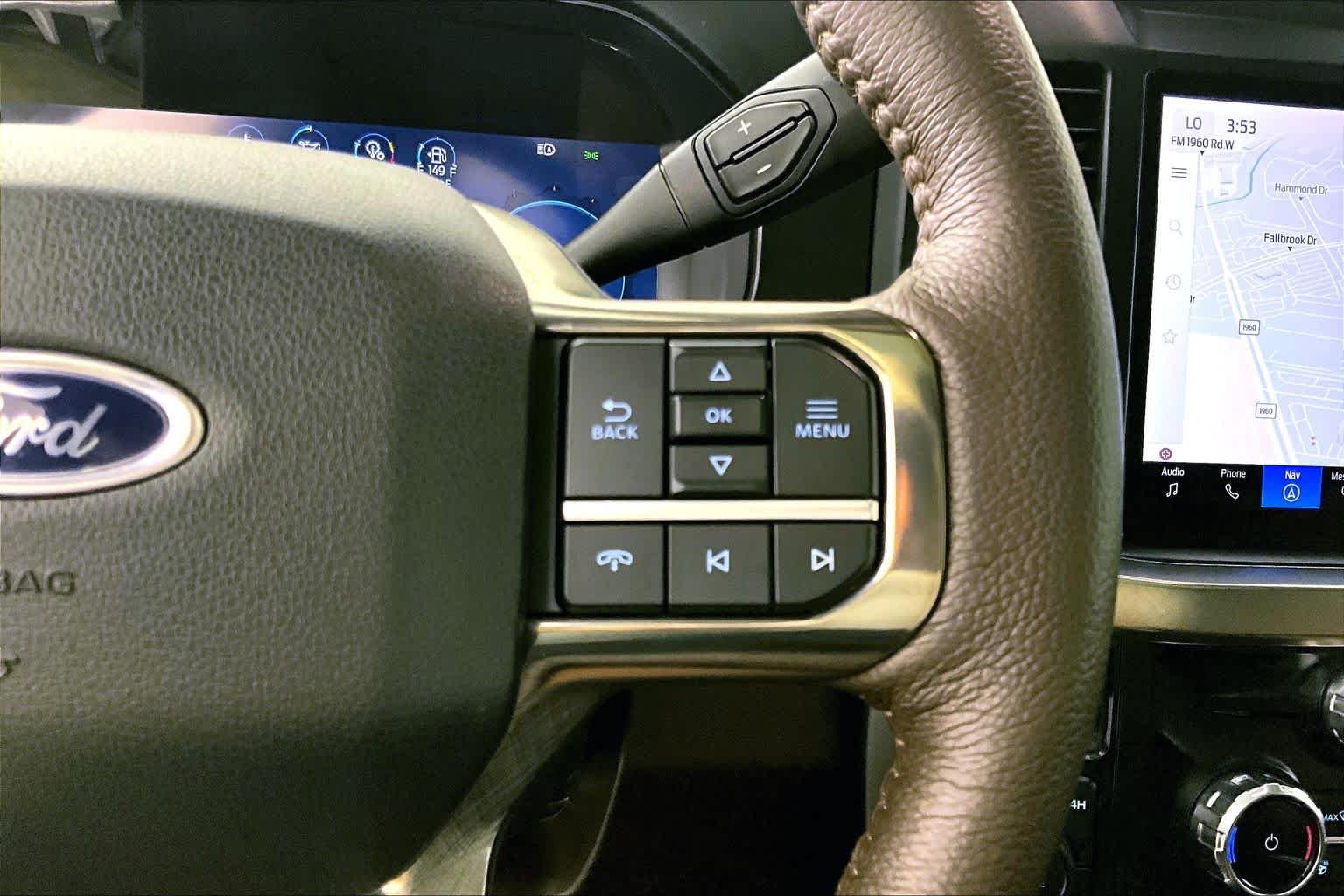 Used 2025 Star White Metallic Tri-Coat/Darkened Bronze Ford King Ranch image 23