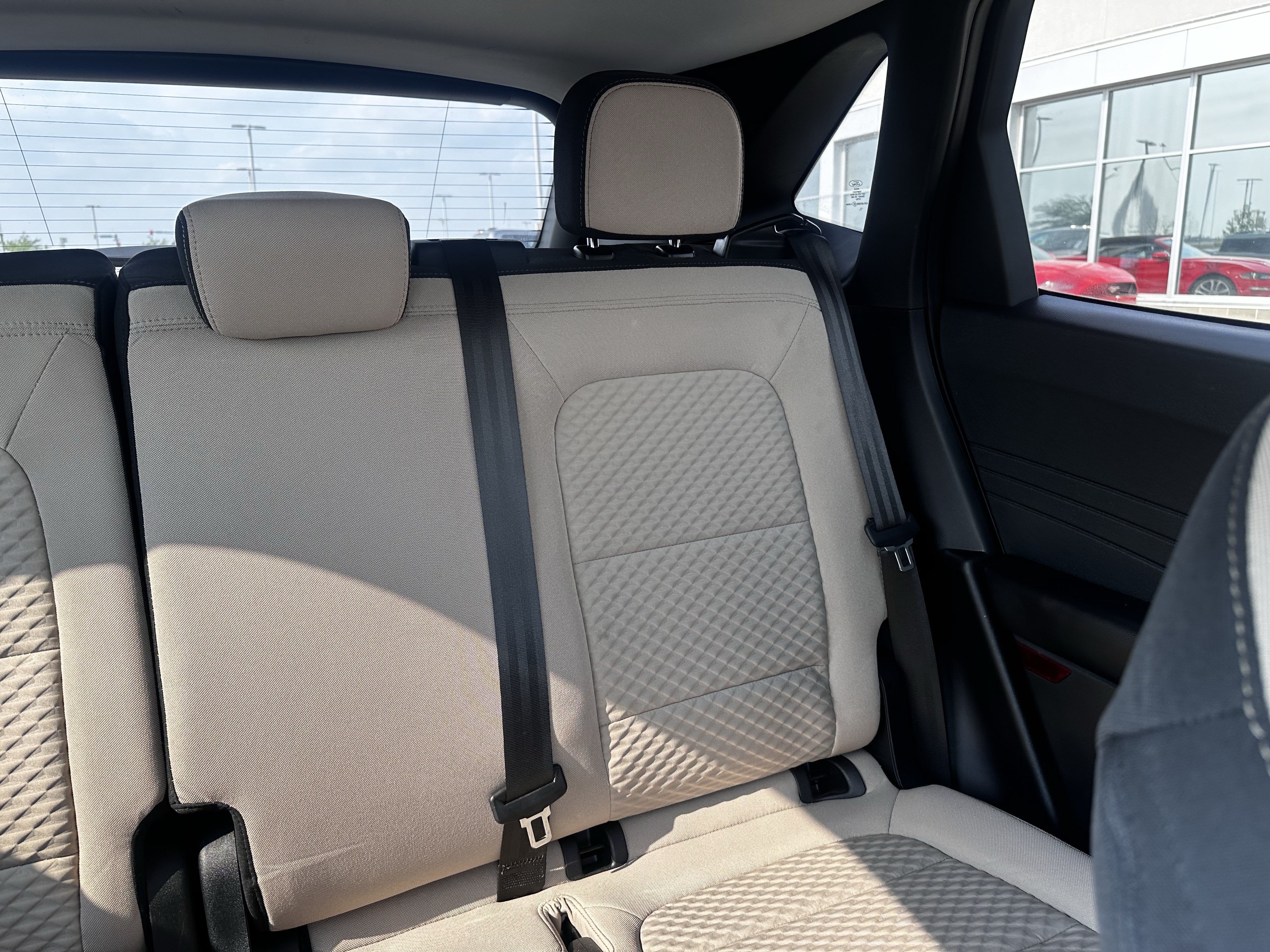 Certified Used 2021 Oxford White Ford SE image 14