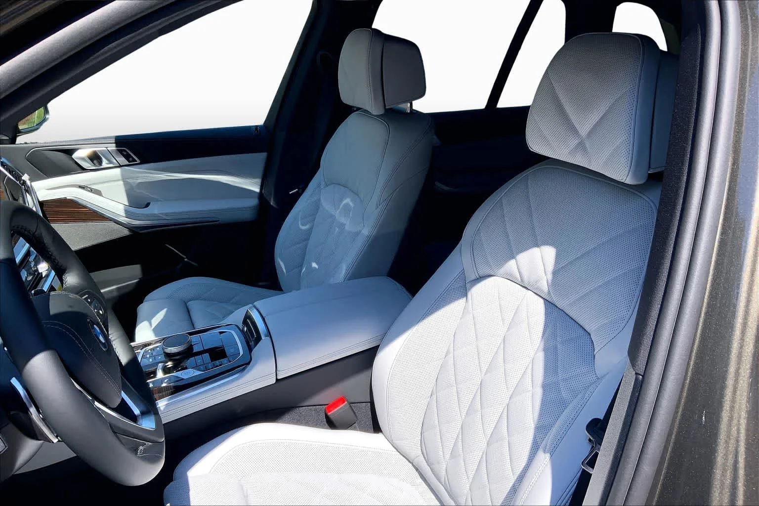 New 2026 Manhattan Green Metallic BMW xDrive40i image 9