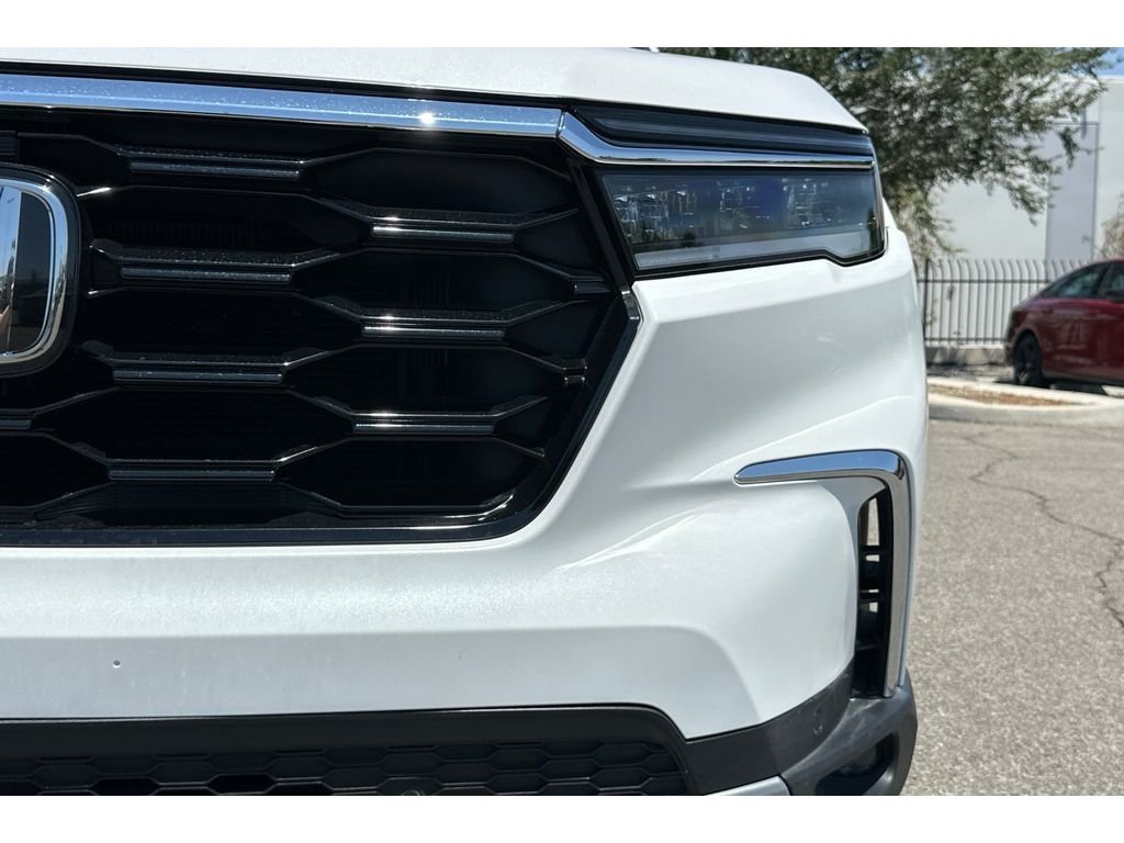 Used 2025 Platinum White Pearl Honda Touring image 56