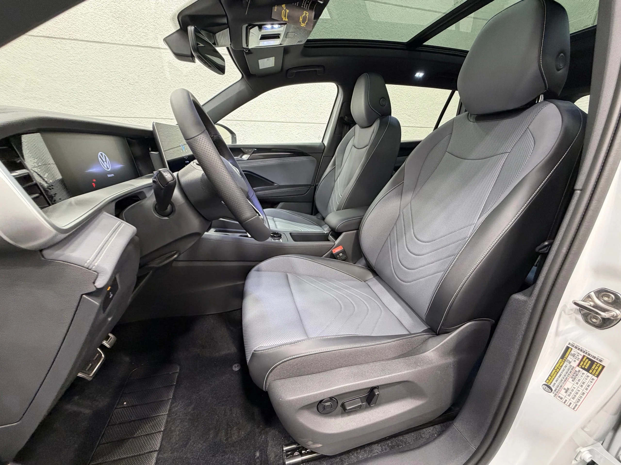 New 2026 White Volkswagen SE R-Line Black image 22