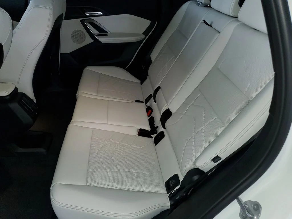 Used 2026 White BMW xDrive28i image 11
