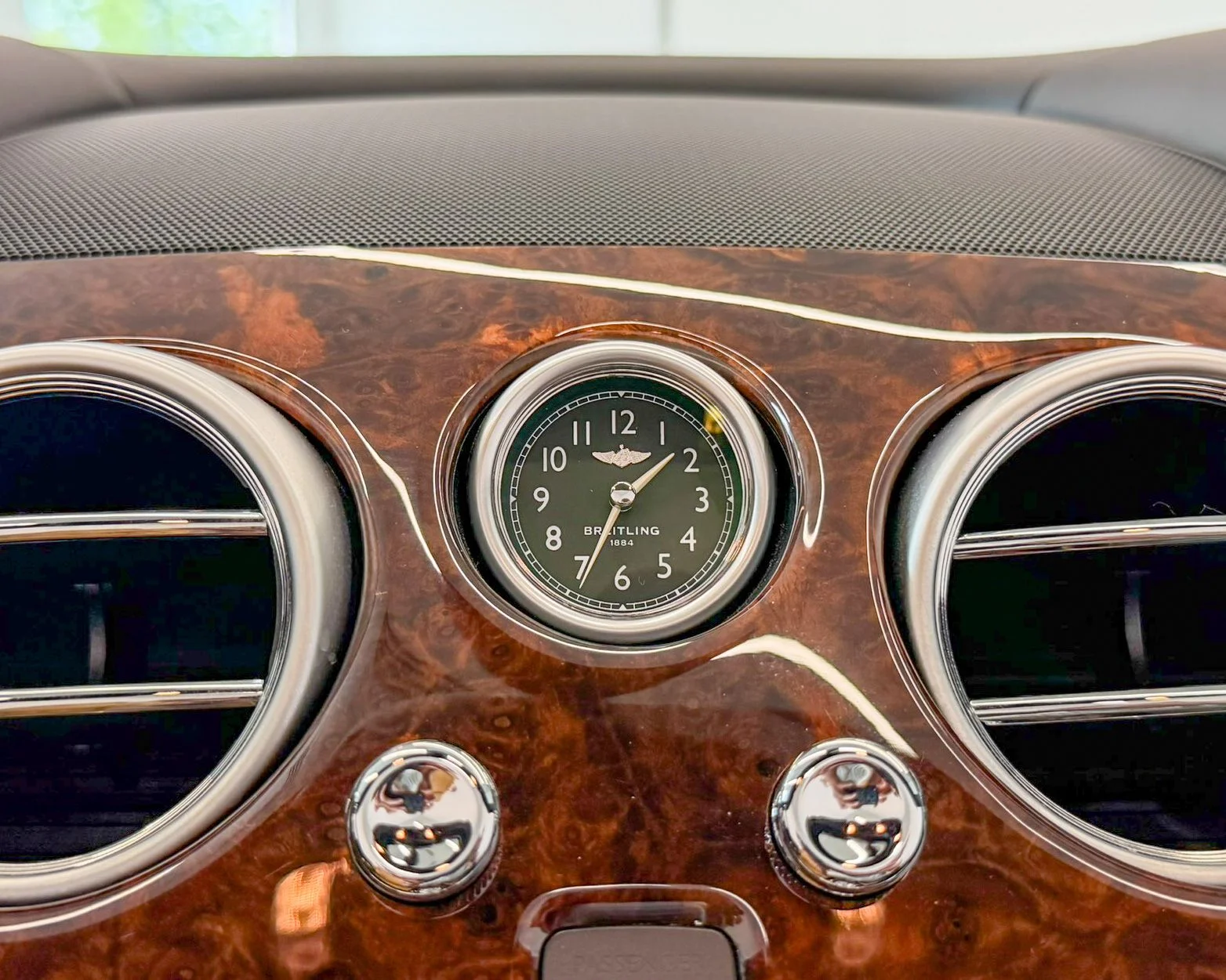 Used 2014 Black Bentley Base image 22