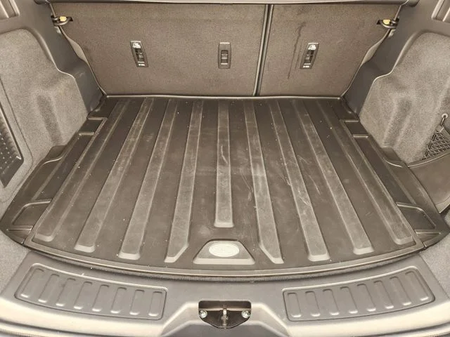 Used 2025 Gray Land Rover S image 31