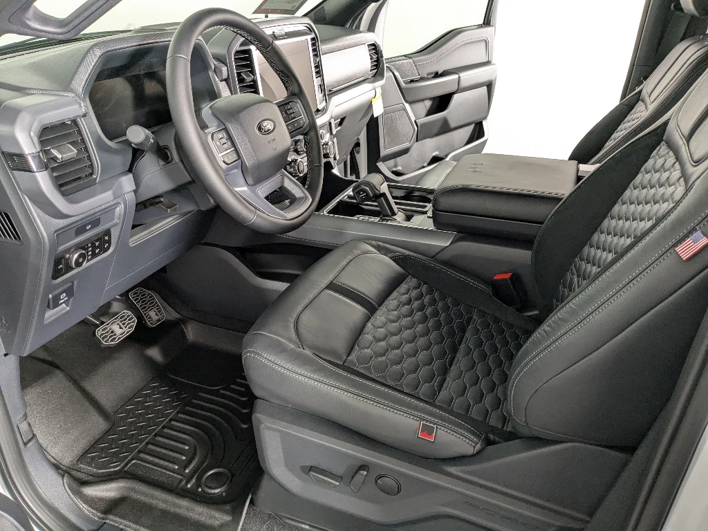 New 2026 OXFORD WHITE Ford XLT image 14