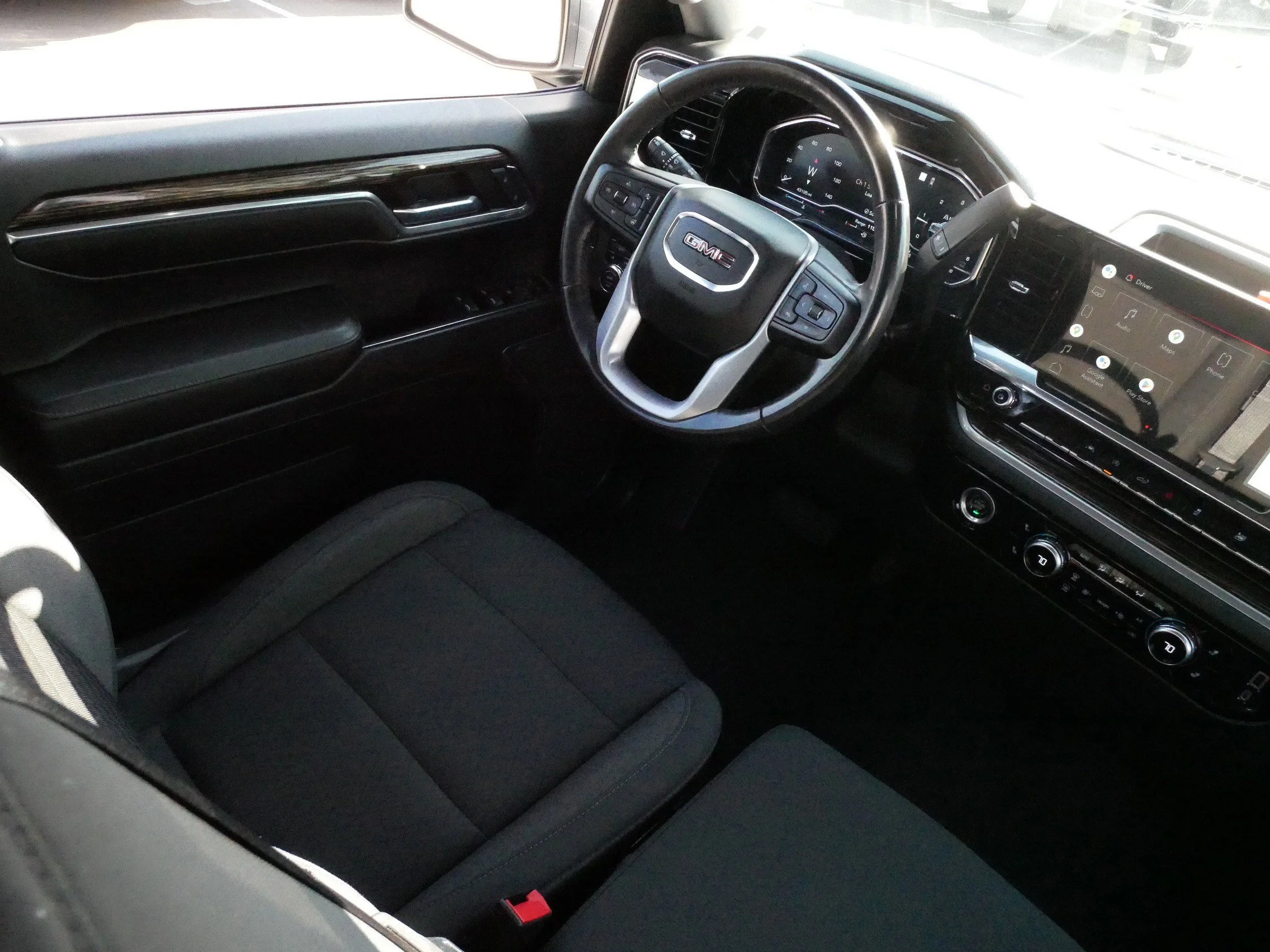 Used 2022 Summit White GMC SLE image 6