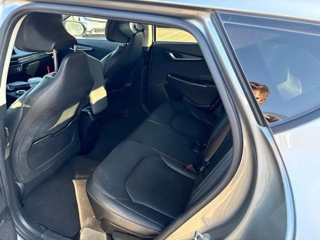 Used 2023 Steel Gray Kia Wind image 11