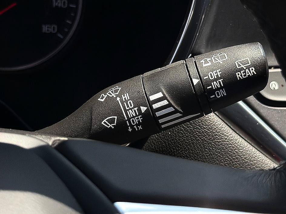 Used 2021 Silver Ice Metallic Chevrolet LT image 18