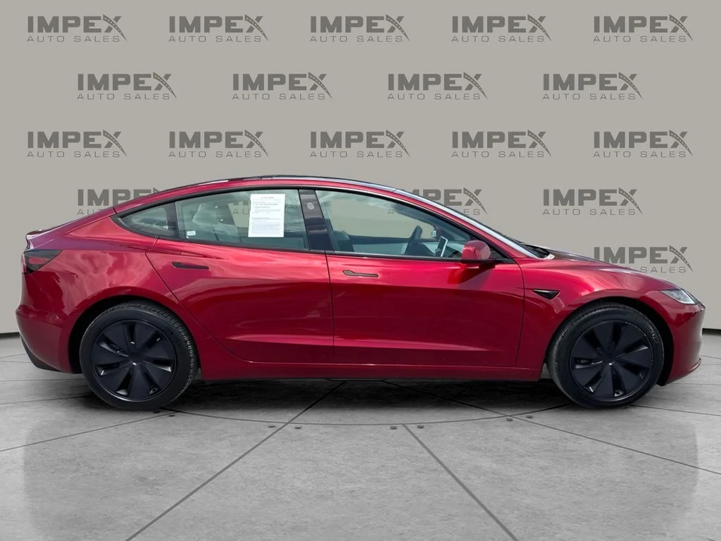 Used 2024  Tesla Base image 6