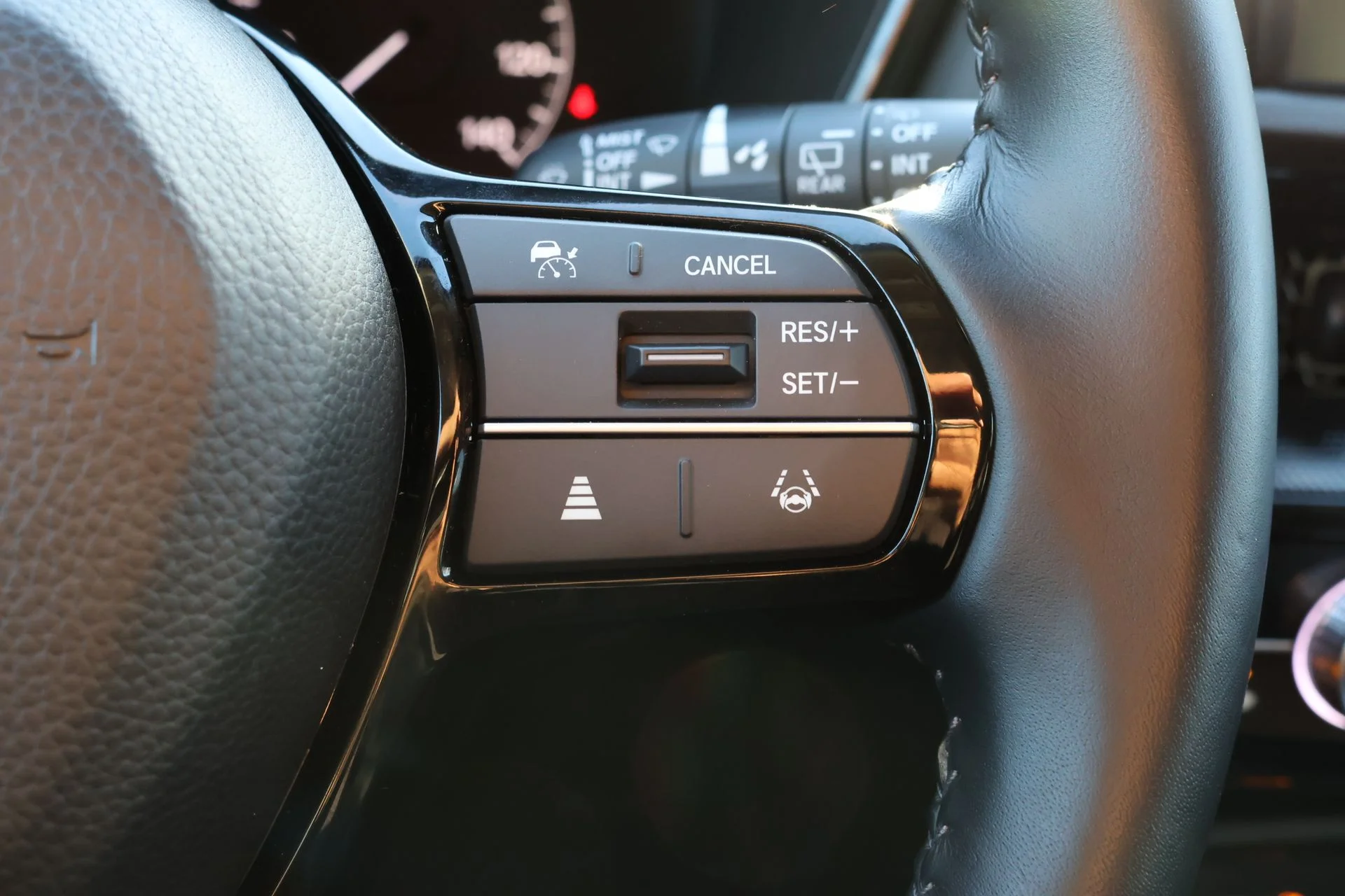 Used 2025  Honda EX-L image 9