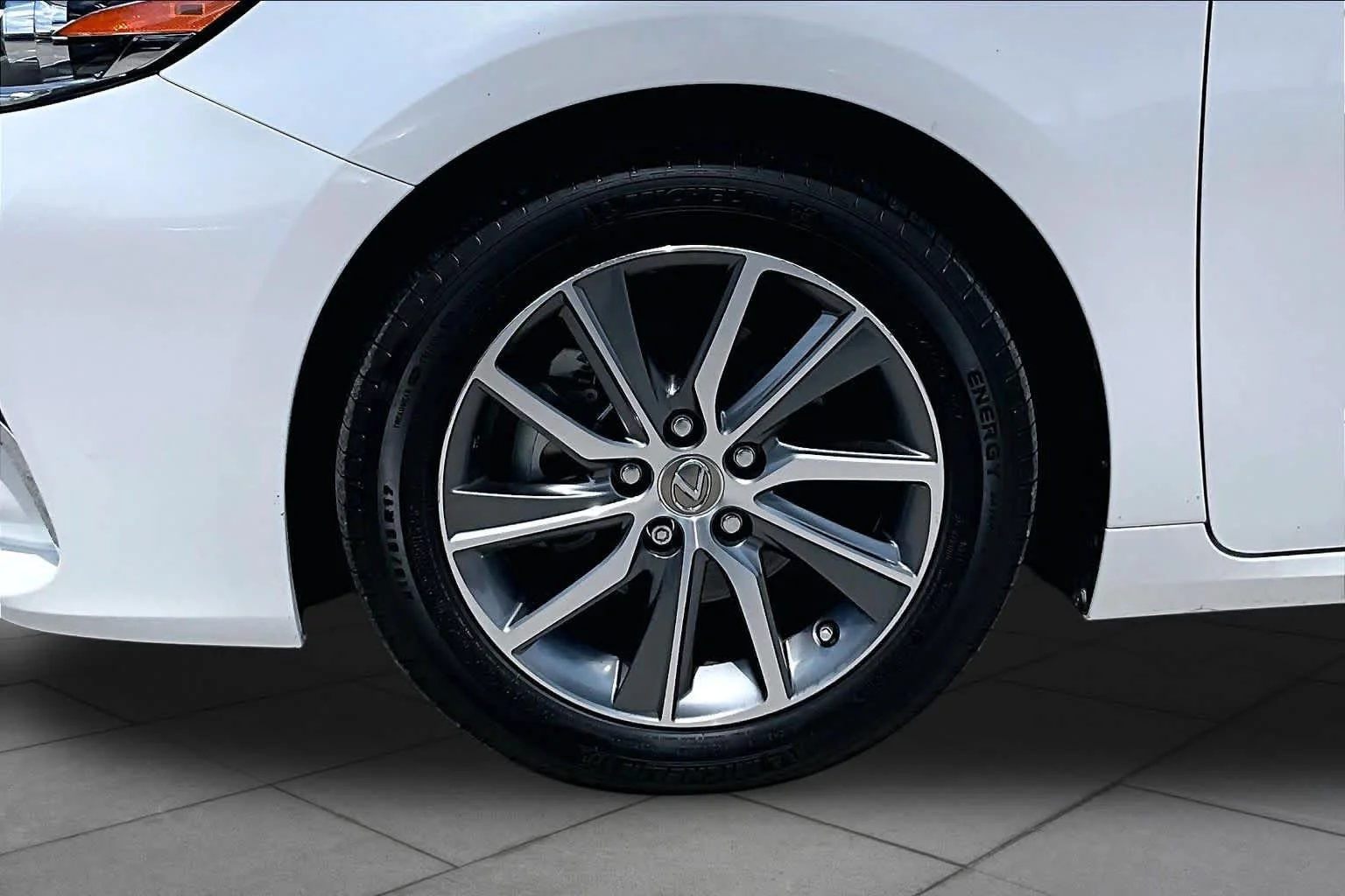 Used 2018 Eminent White Pearl Lexus  image 10