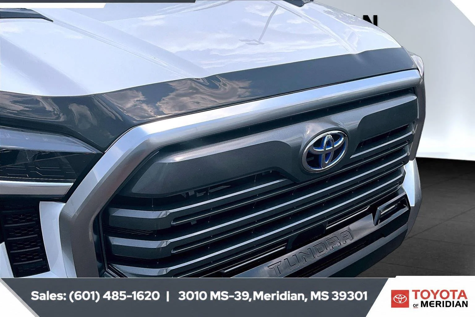 Used 2024 Ice Cap Toyota Limited Hybrid image 21