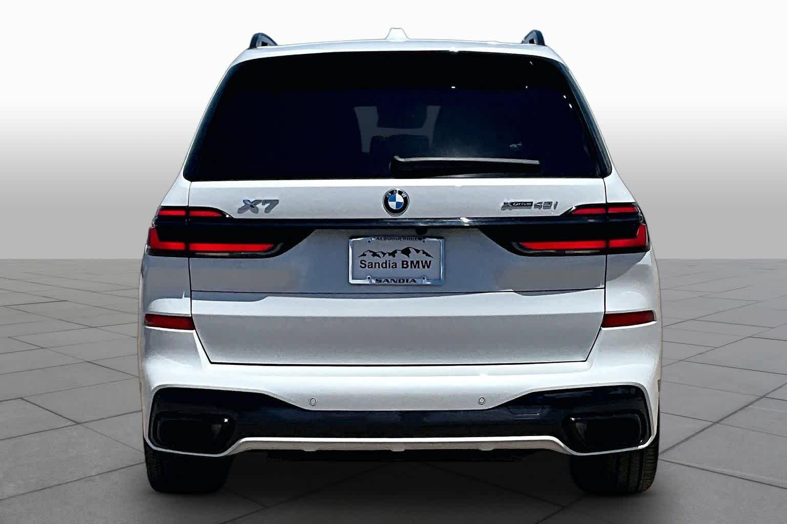 Certified Used 2025 Mineral White Metallic BMW xDrive40i image 4
