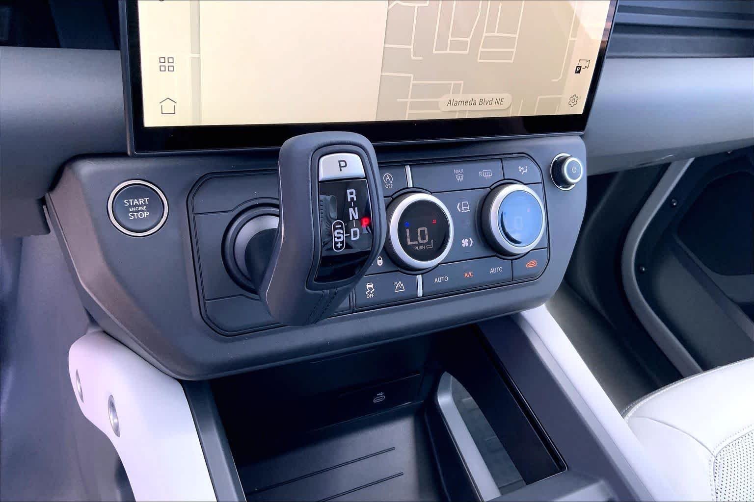 New 2026 Fuji White Land Rover S image 18