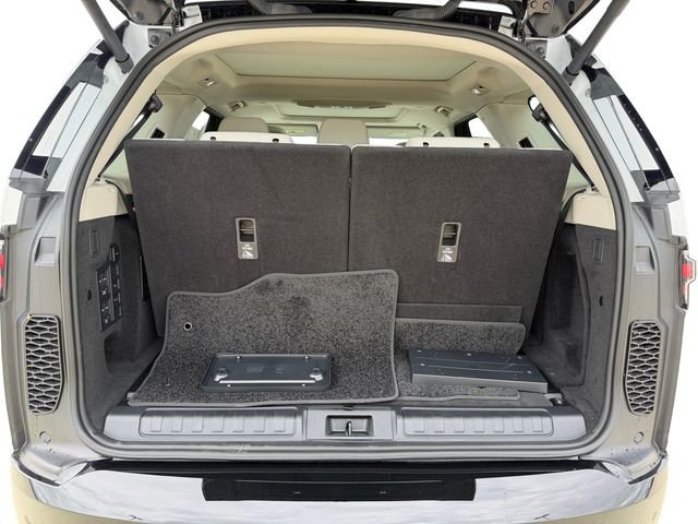 New 2026 Fuji White Land Rover Gemini Edition image 18