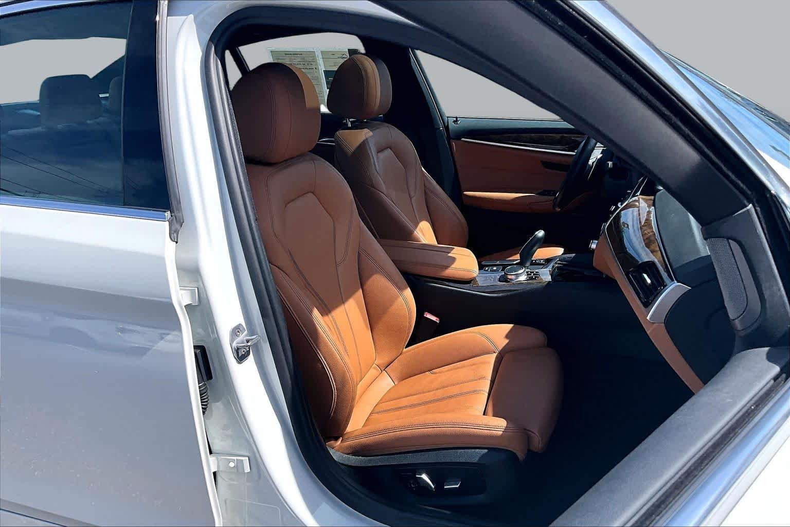 Used 2019 Alpine White BMW 540i xDrive image 8