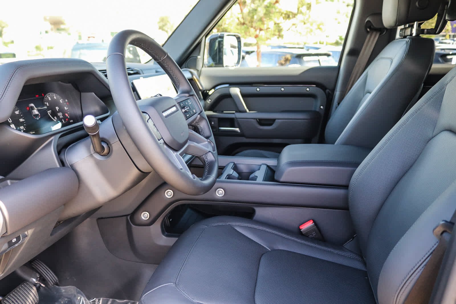 New 2026 Santorini Black Land Rover S image 16
