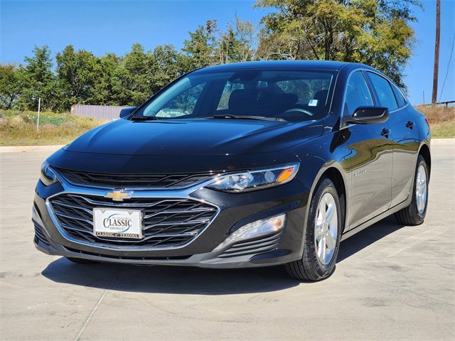 2024 Chevrolet Malibu 1LT photo 3