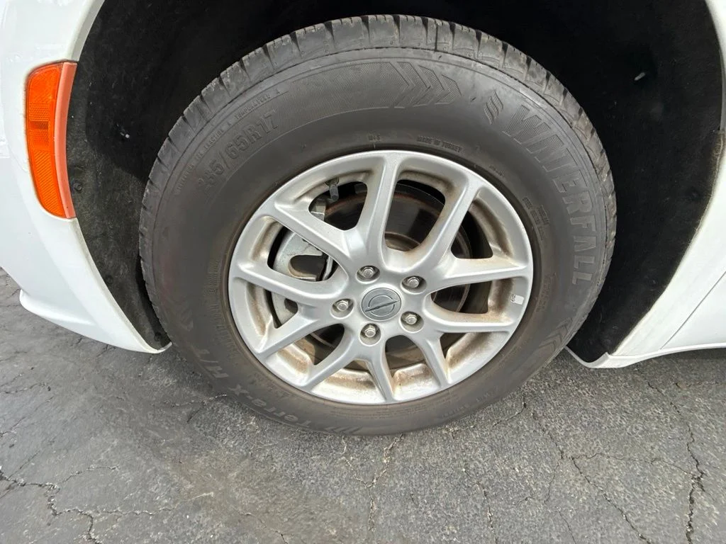 Used 2023 White Chrysler Touring L image 14