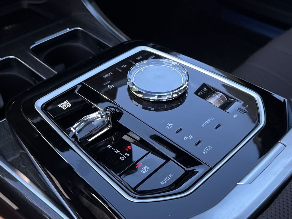 New 2026 Black Sapphire Metallic BMW 760i xDrive image 22