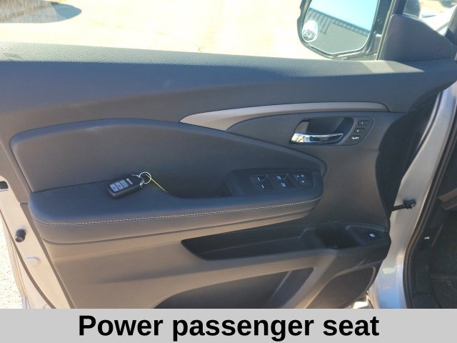 Used 2026 Solar Silver Metallic Honda RTL image 17