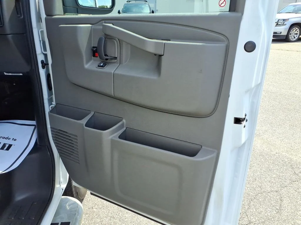 Used 2025 White Chevrolet Work Van image 32