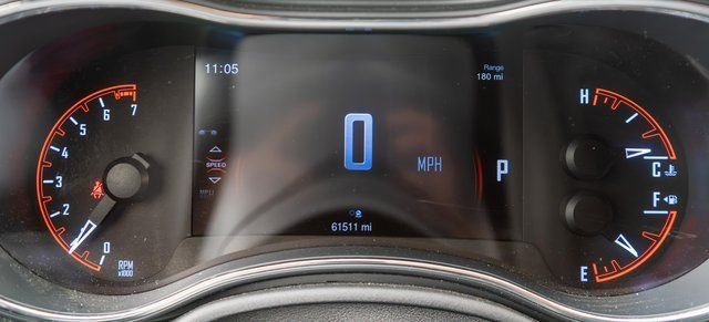 Used 2015 Gray Dodge SXT image 20