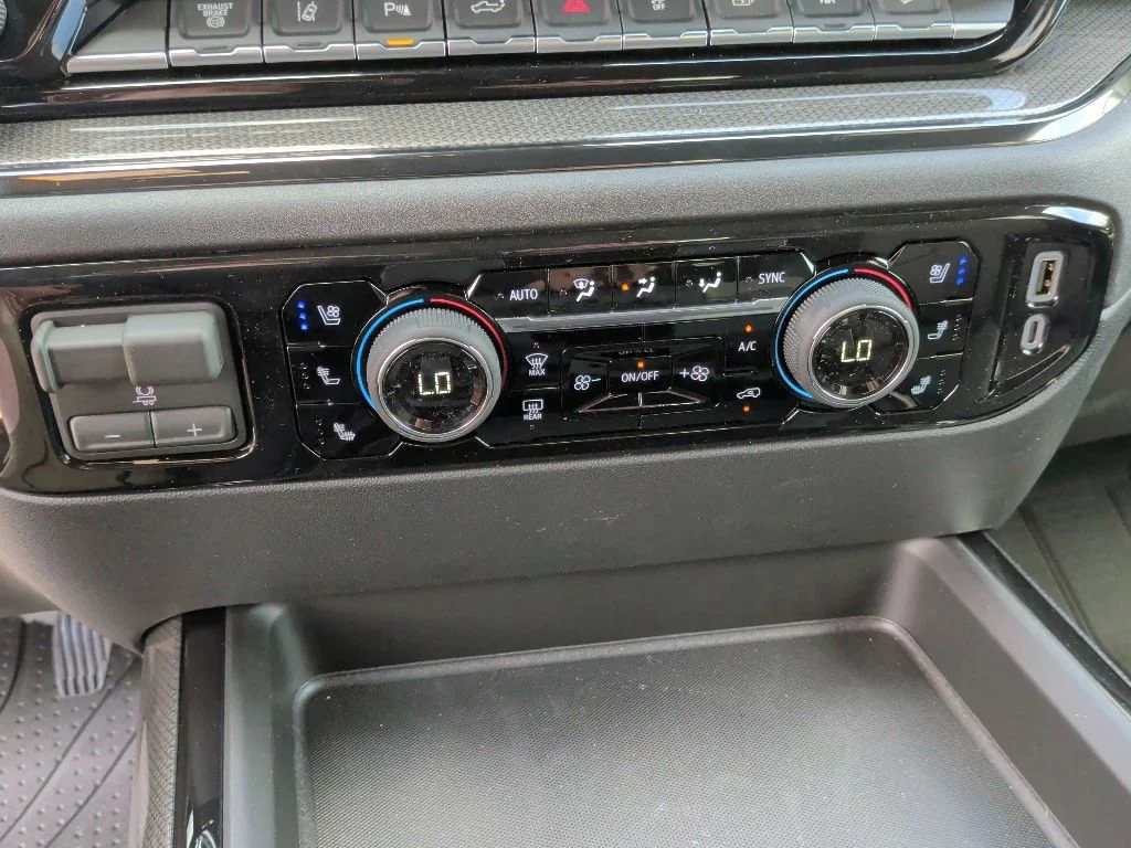 2026 Chevrolet Silverado 2500 HD ZR2 - Photo 31