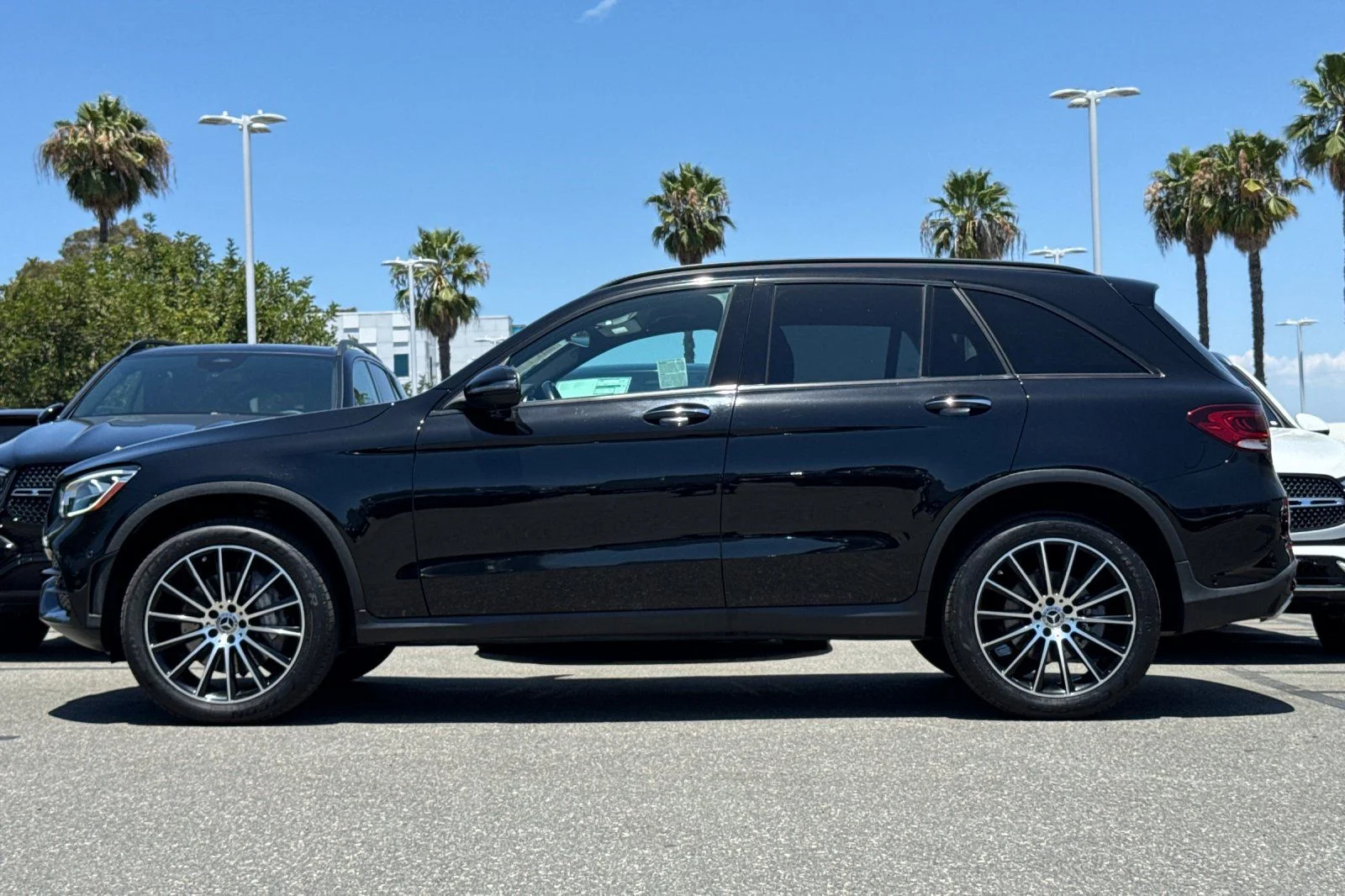 Used 2022 Black Mercedes-Benz GLC 300 image 7