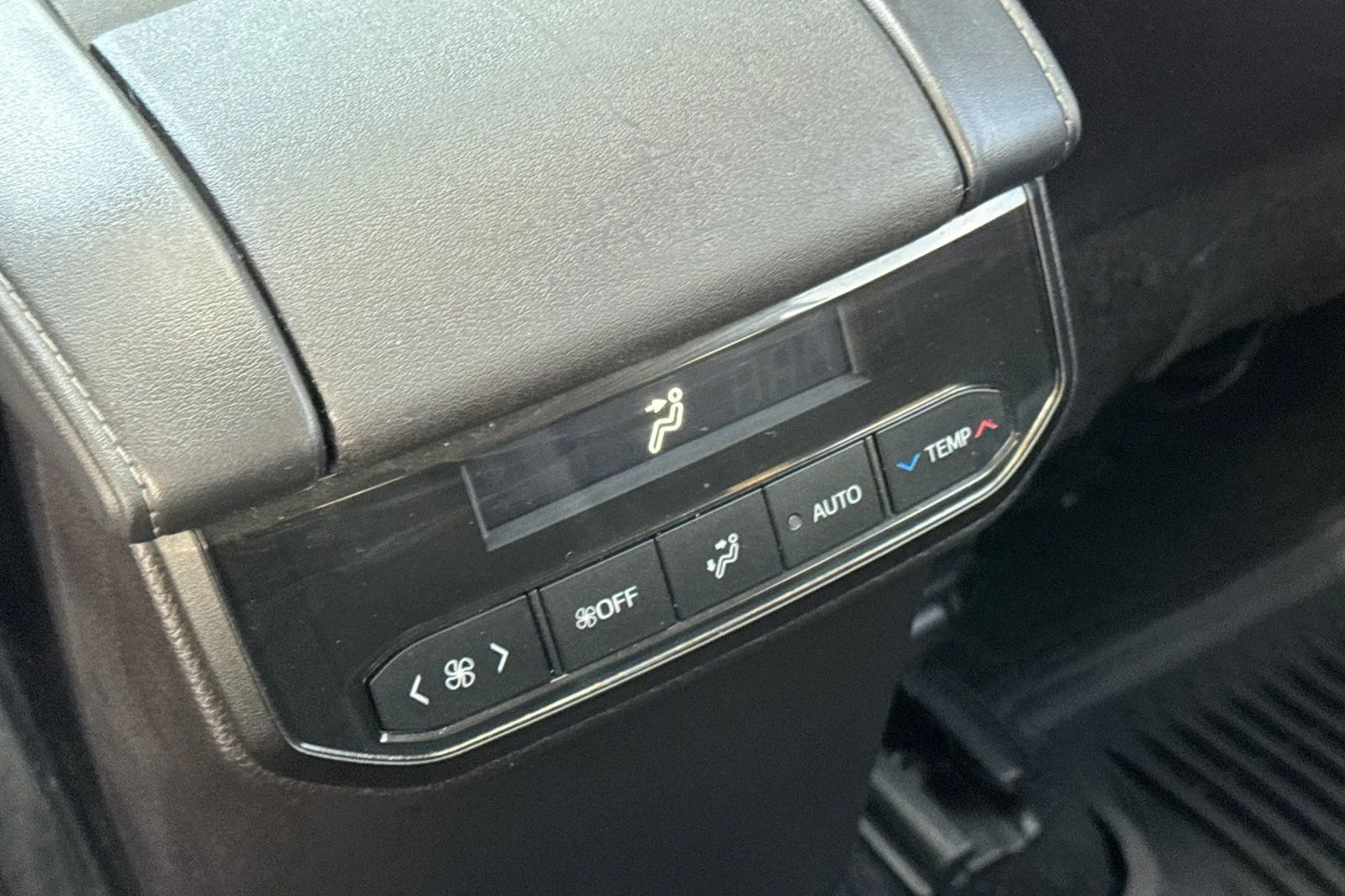 Used 2022 Moon Dust Toyota XLE image 13