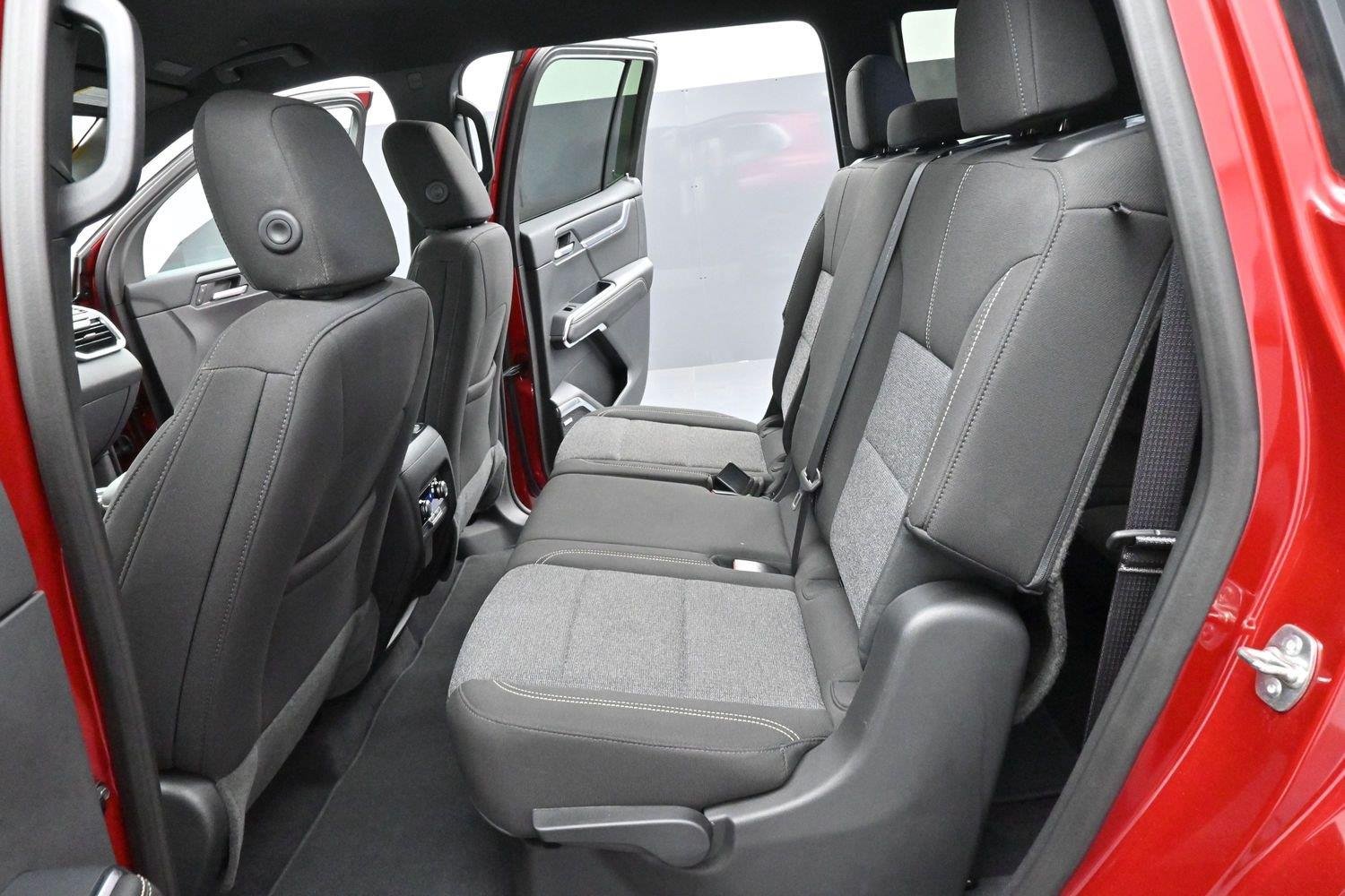 Used 2025 Volcanic Red Tintcoat GMC Elevation image 29