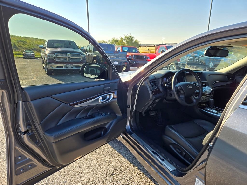 Used 2016 Gray INFINITI 3.7X image 11