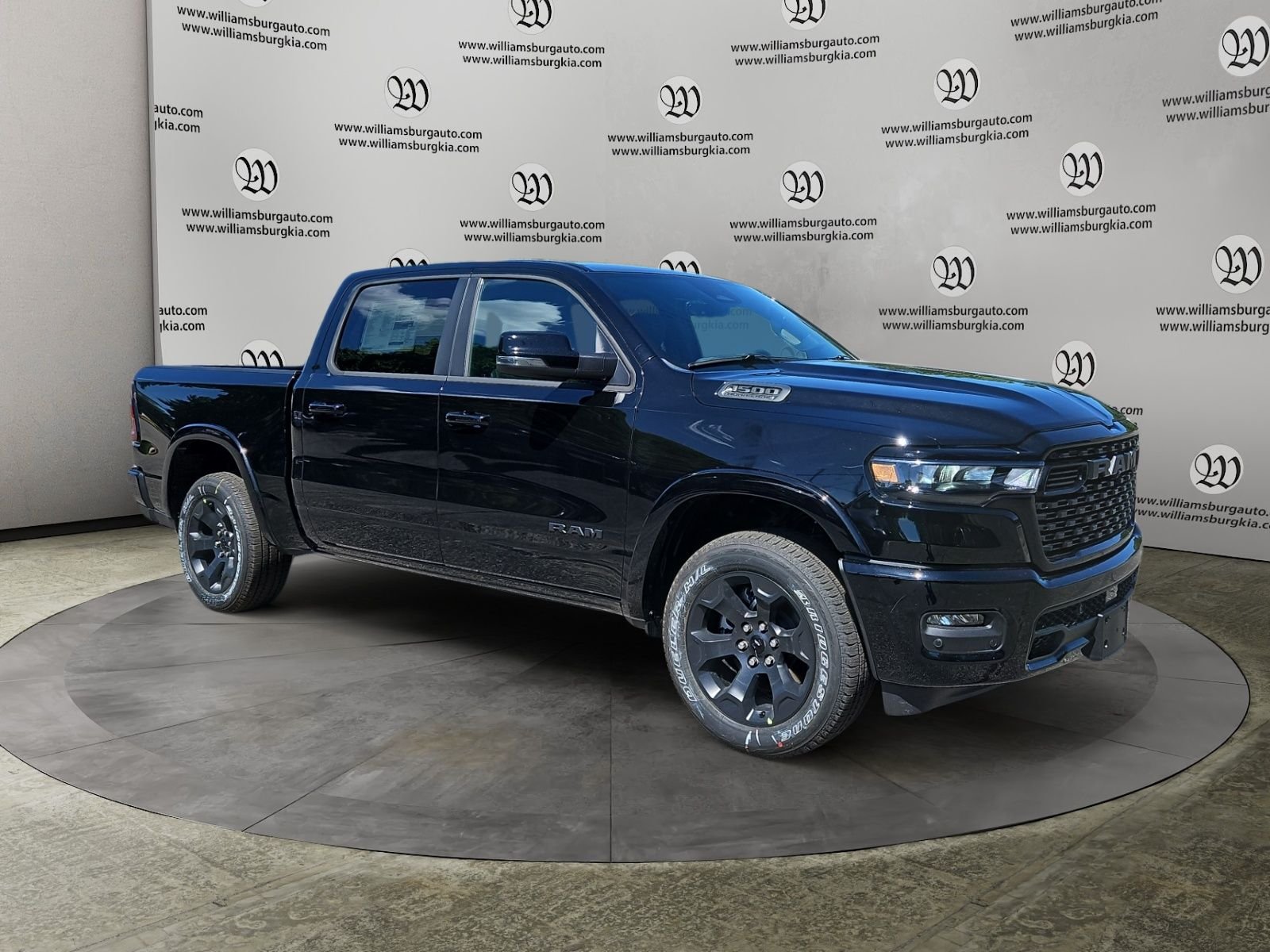 New 2026 Diamond Black Crystal Pearl-Coat Exterior Paint RAM Big Horn/Lone Star image 7
