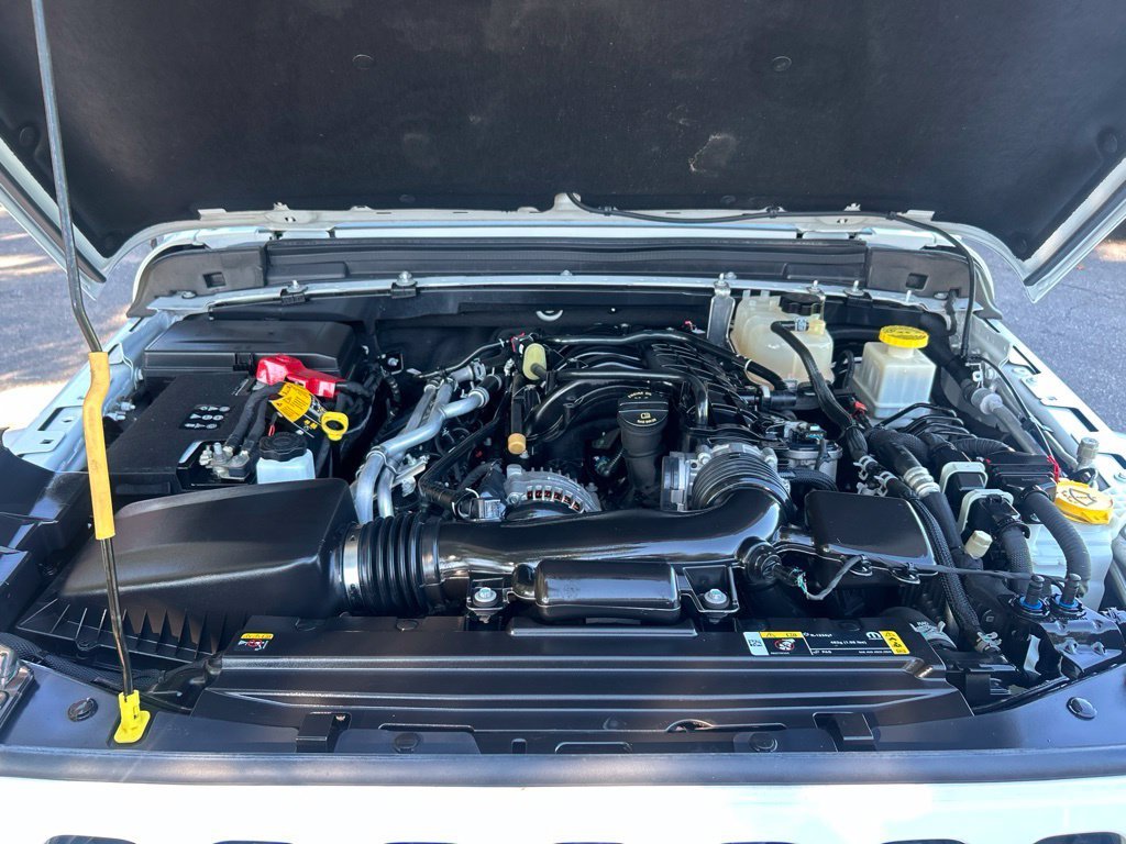 Used 2022 White Jeep Overland image 10