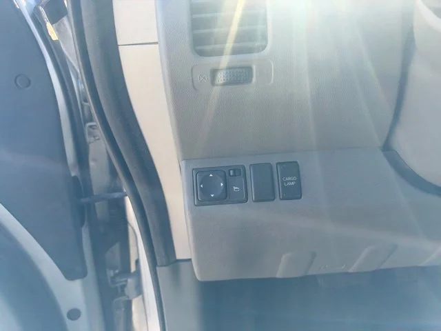 Used 2010 Silver Nissan SE image 19