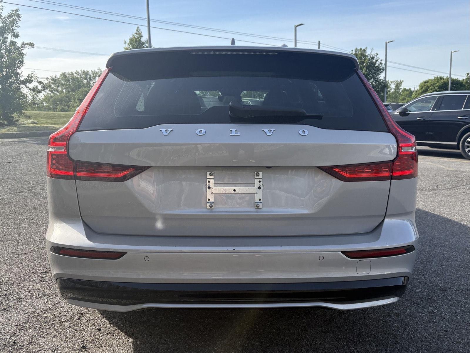 Used 2025 Silver Dawn Metallic Volvo Polestar Engineered image 6