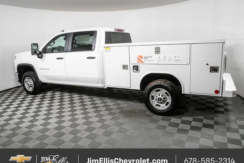 New 2025 Summit White Chevrolet WT image 25