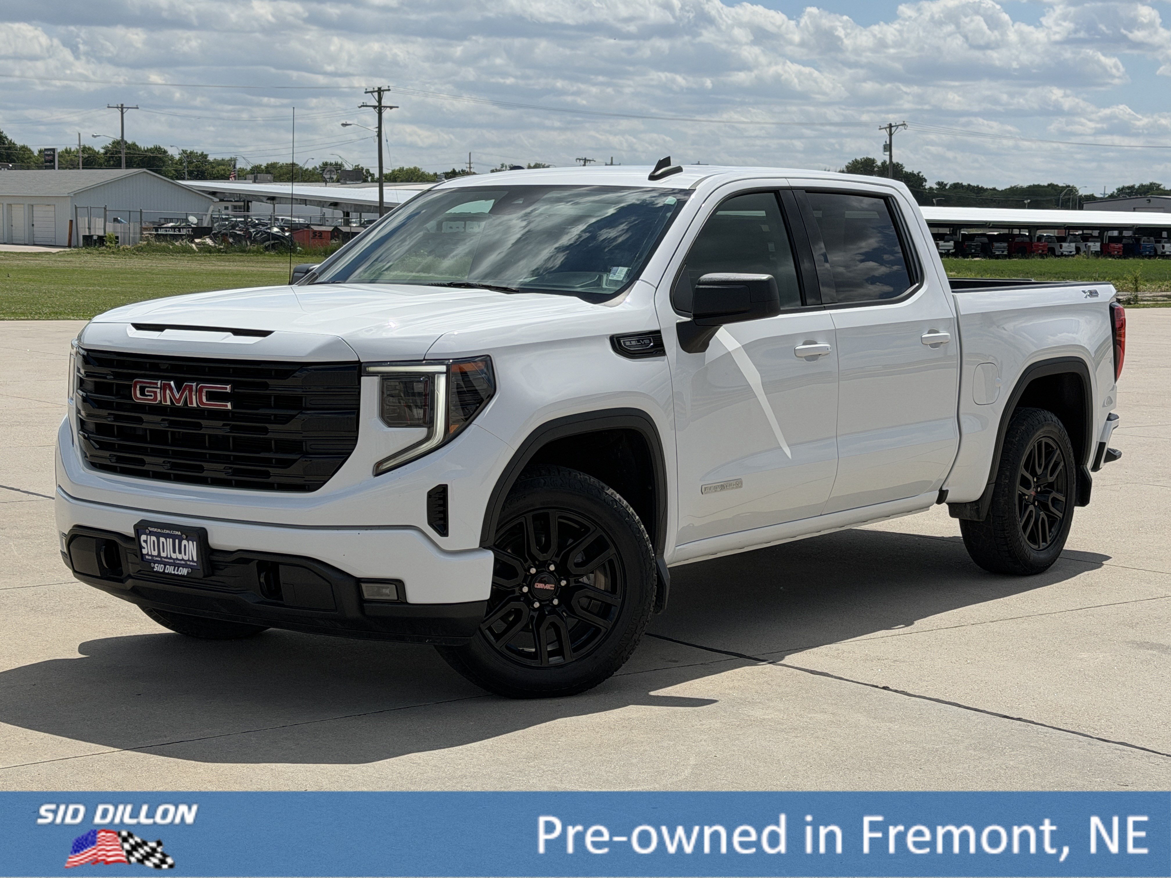 Used 2022 Summit White GMC Elevation image 1