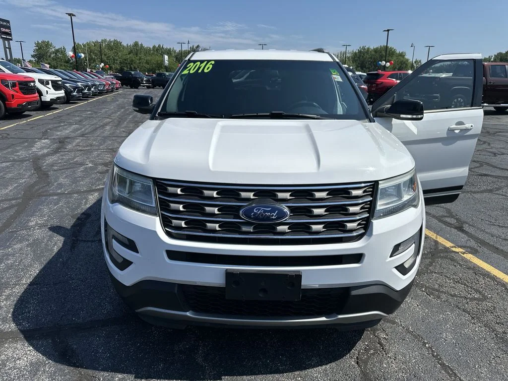 Used 2016 White Ford XLT image 23