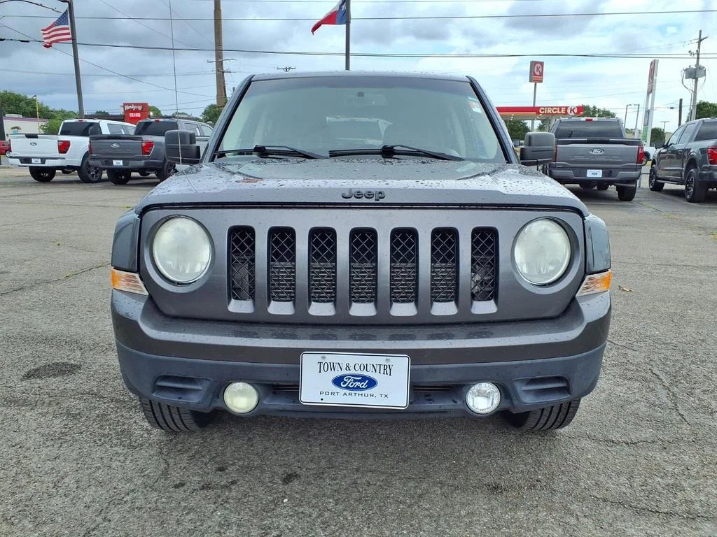 Used 2014 Gray Jeep Sport image 20