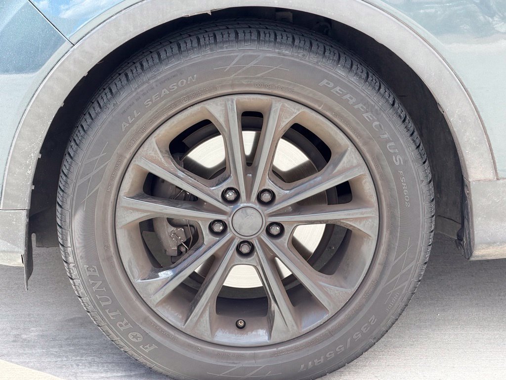 Used 2019 Green Ford SE image 7