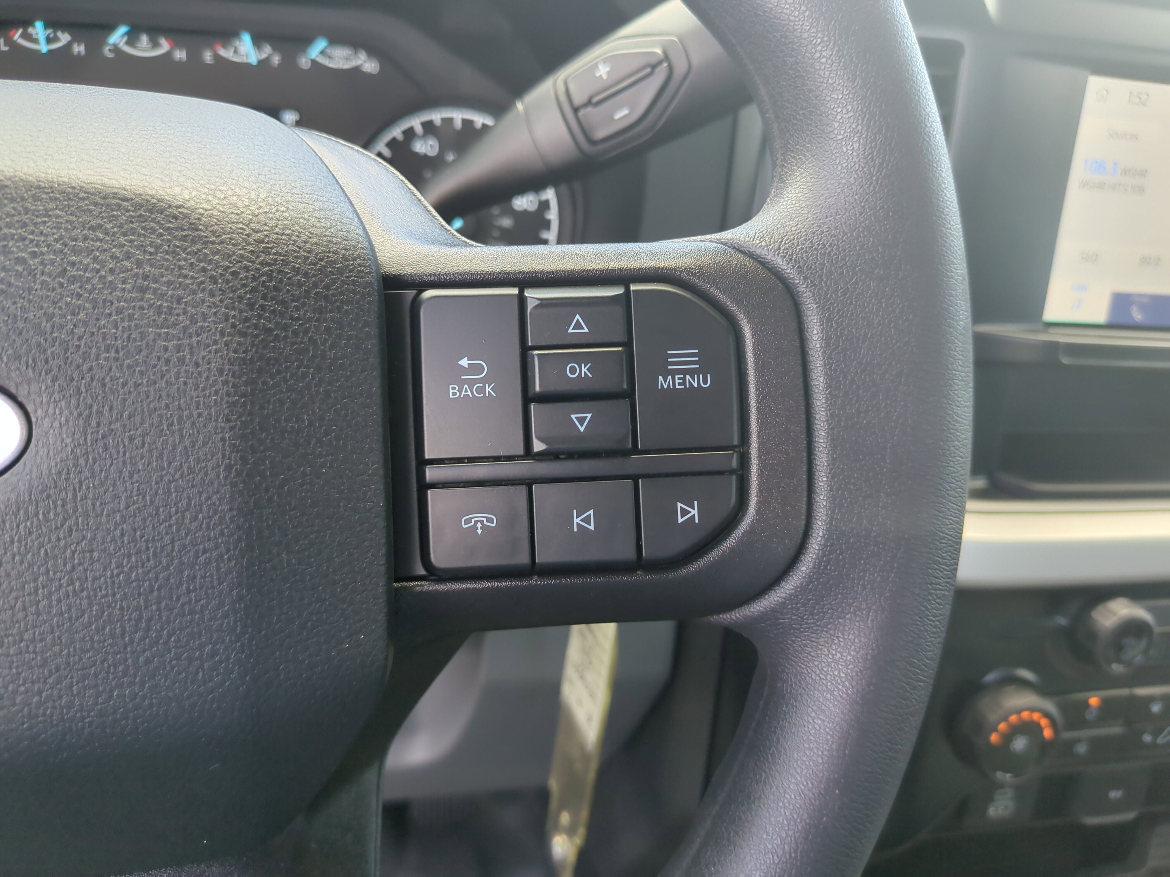 2025 Ford F-450 Super Duty Chassis Cab XL - Photo 27