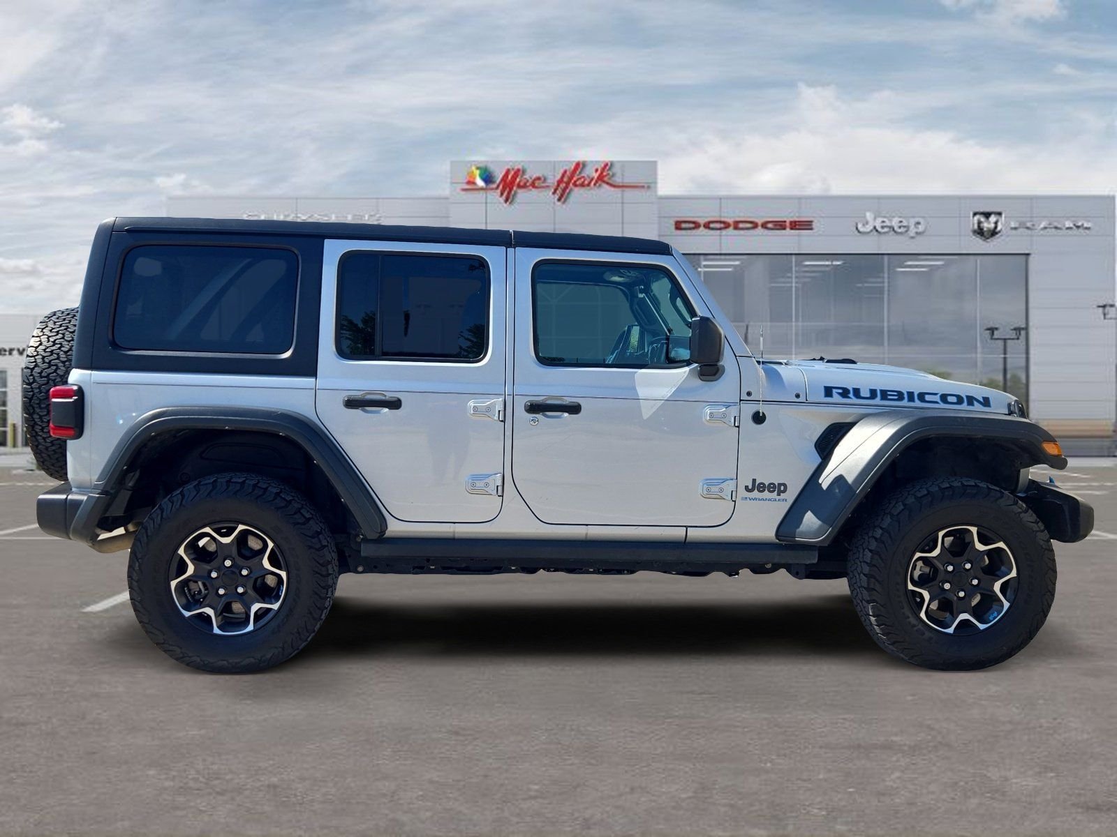 Used 2023 Silver Jeep Rubicon 4xe image 6