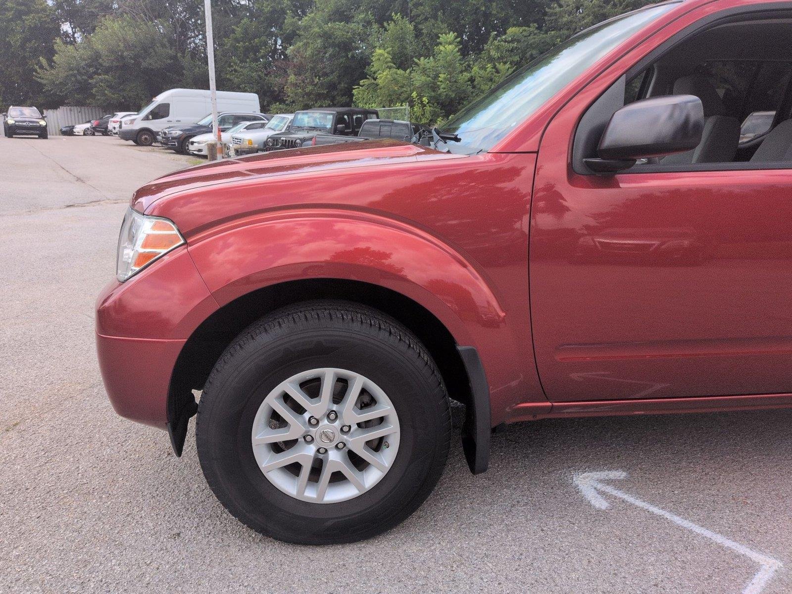 Used 2018 Lava Red Nissan SV V6 image 10