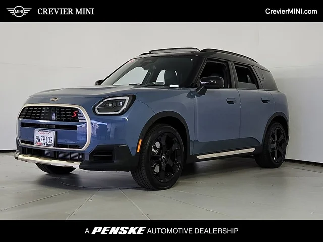 2026 MINI Cooper S Countryman Iconic