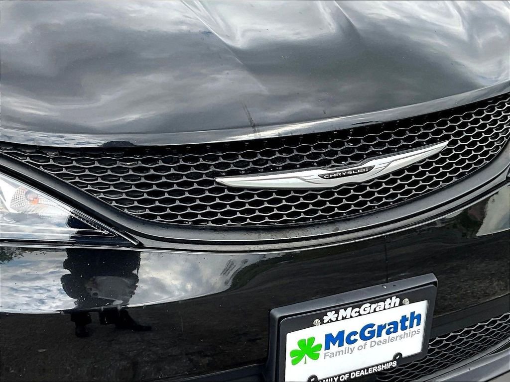 Used 2023 Black Chrysler LX image 35