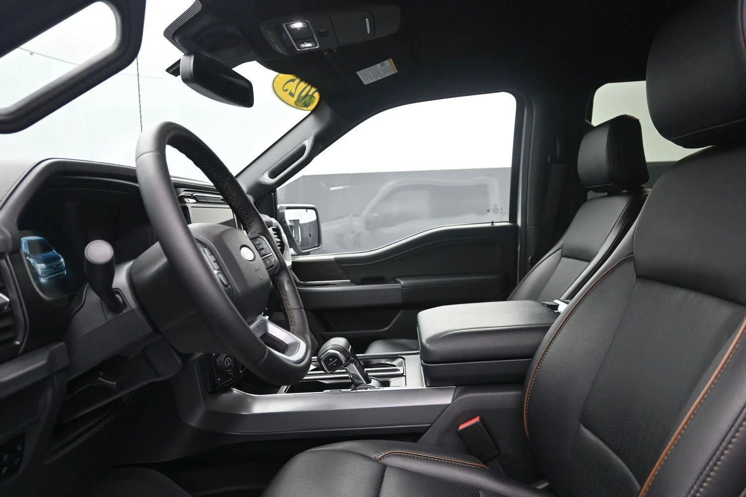 Used 2025 Oxford White Ford LARIAT image 25