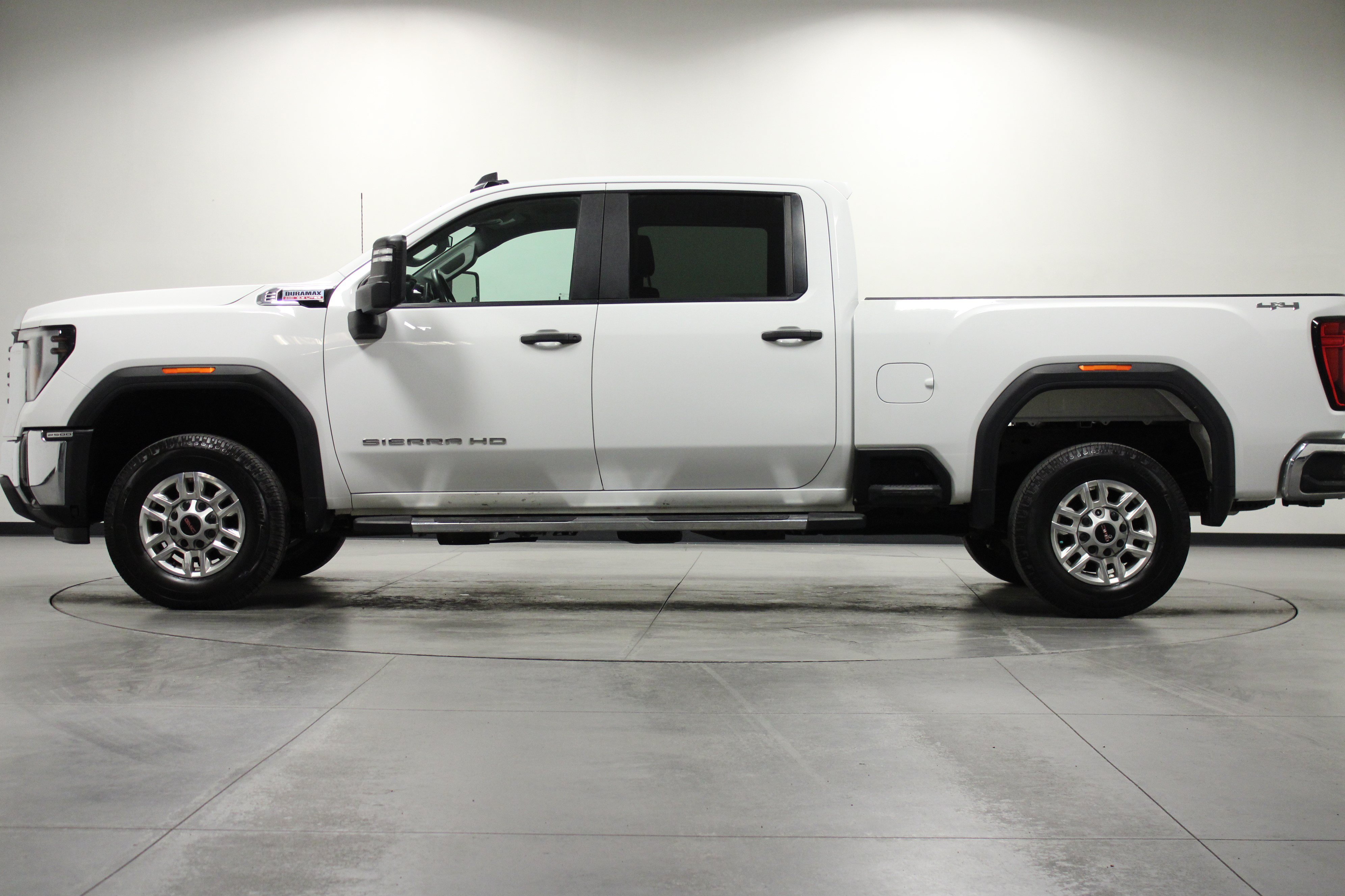 Used 2024 Summit White GMC Pro image 7