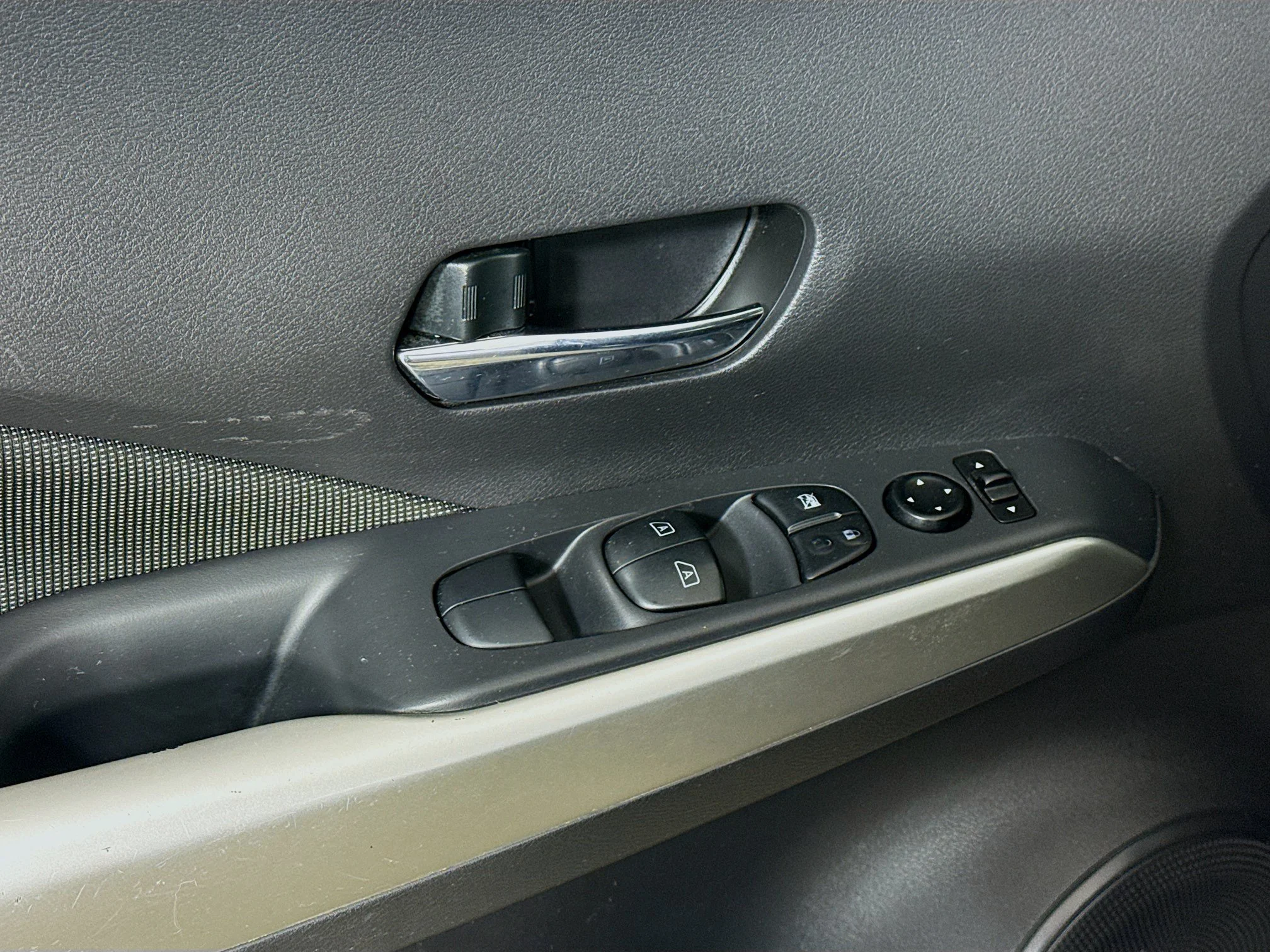 Used 2020 Deep Blue Pearl/Fresh Powder Nissan SV image 20