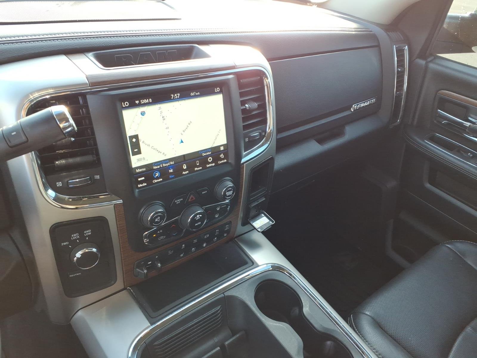 Used 2018 Brilliant Black Crystal Pearl Coat RAM Laramie image 6